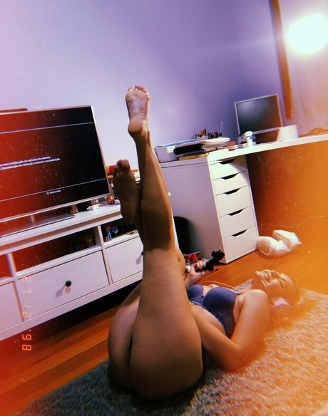 Naakte gelekte OnlyFans-foto van Anniequeen