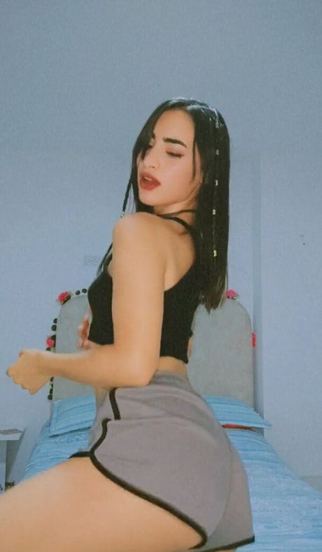 Naken läckt OnlyFans-bild av Yulenygz