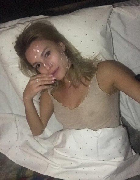 Nahá fotka uniklých OnlyFans od Olia Tira
