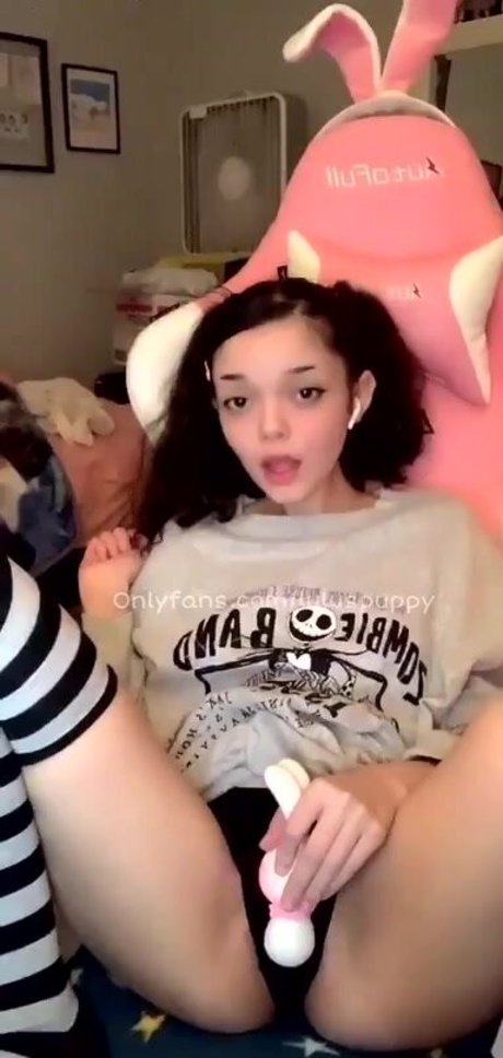 Naken läckt OnlyFans-bild av Strawberryypuppi
