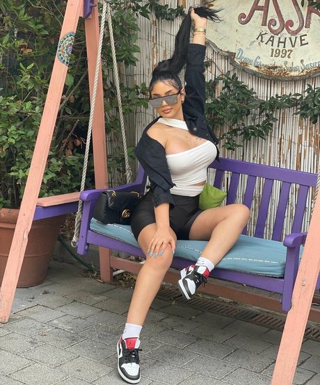 Nahá fotka uniklých OnlyFans od Wejdan Benarous