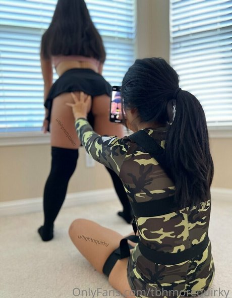 Naken lekkede OnlyFans-bilde av Tightnquirky