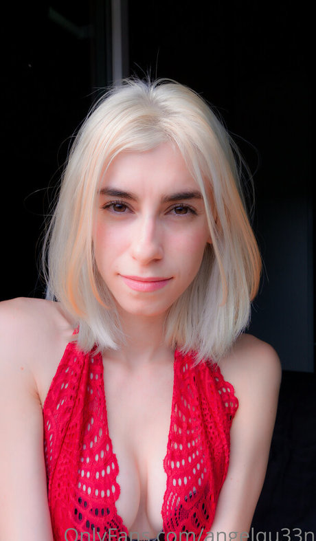 Angelqu33n  nude leaked OnlyFans photo