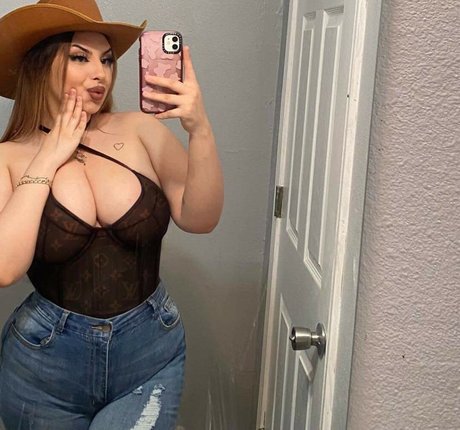 Alasti lekkinud OnlyFans-i pilt Daniela Ehimy