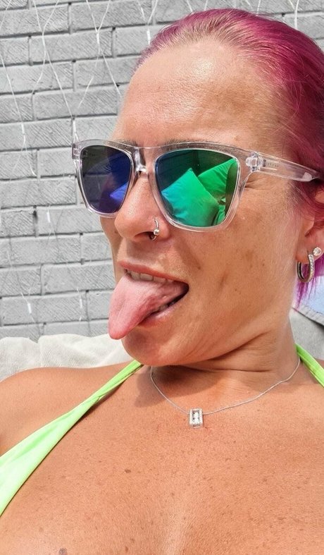 Ukhotwife