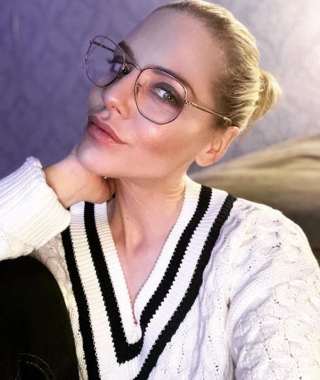 Stephanie Waring