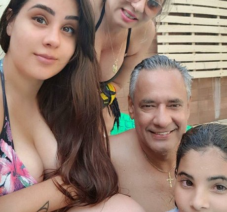 Nahá fotka uniklých OnlyFans od Isabela Barri