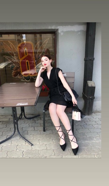 Naakte gelekte OnlyFans-foto van Julia Molligan