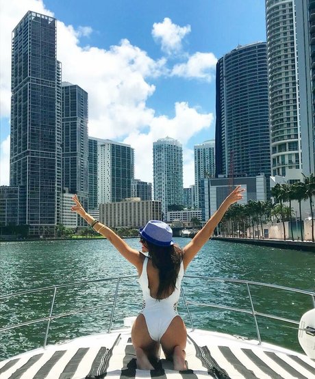 Nahá fotka uniklých OnlyFans od Cassie Scerbo