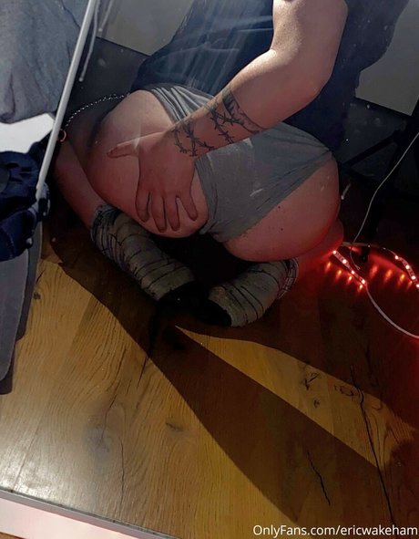 Nahá fotka uniklých OnlyFans od Eric Wakeham