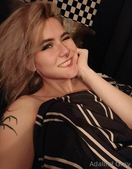 Nahá fotka uniklých OnlyFans od Adalindgrayxo