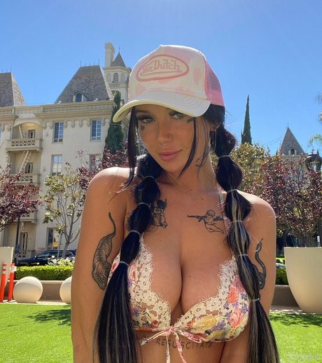 Alaston vuotanut OnlyFans-kuva Uncensoredjaz