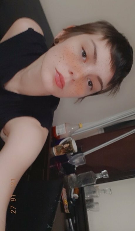 Nacktes geleaktes OnlyFans-Foto von Lewdology