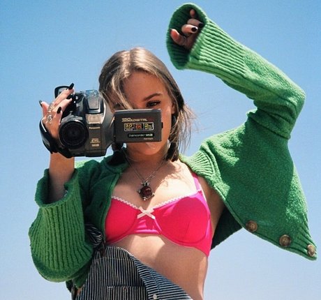 Nahá fotka uniklých OnlyFans od Maisy Stella