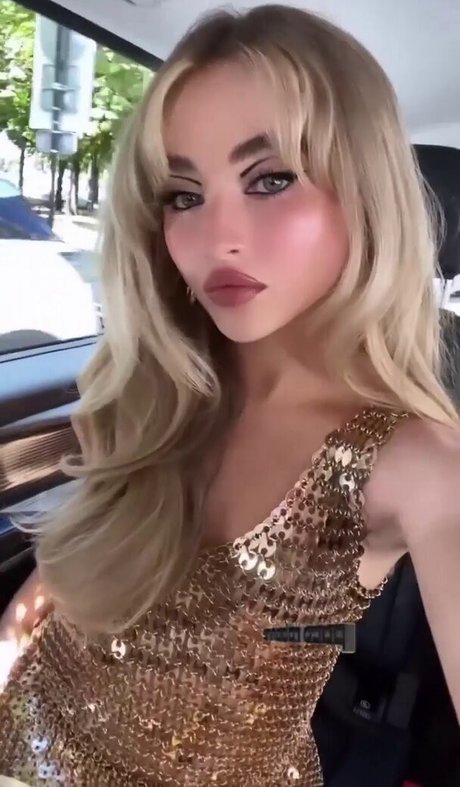 Nahá fotka uniklých OnlyFans od Sabrina Carpenter