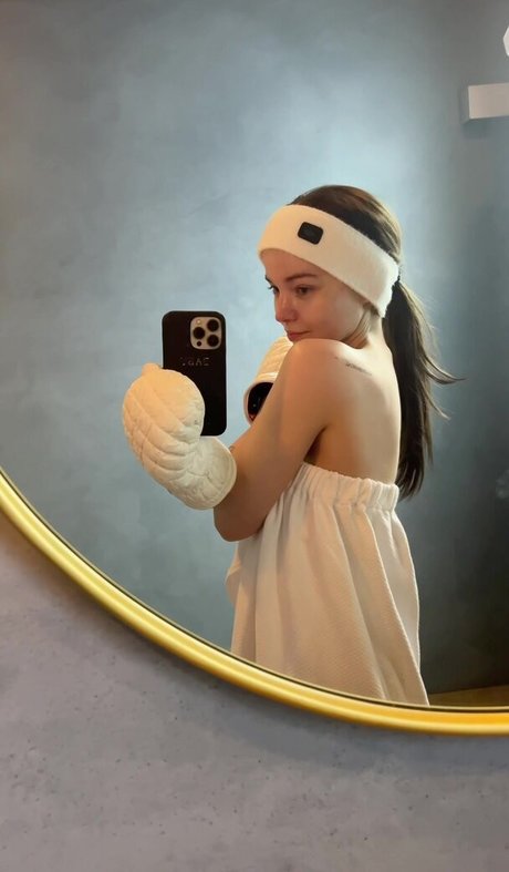 Dove Cameron