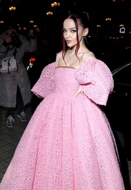 Nahá fotka uniklých OnlyFans od Dove Cameron