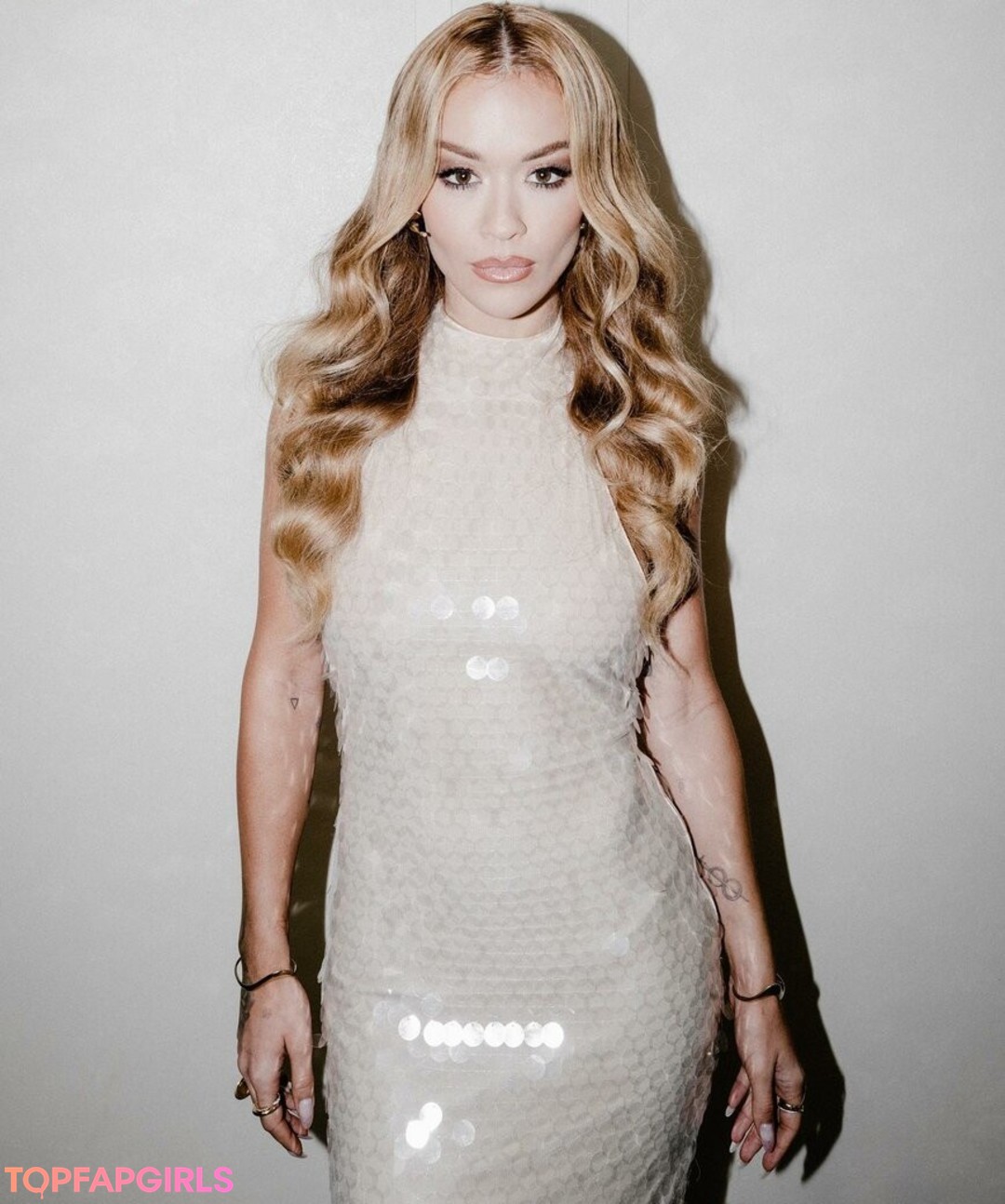 Nahá fotka uniklých OnlyFans od Rita Ora #1225