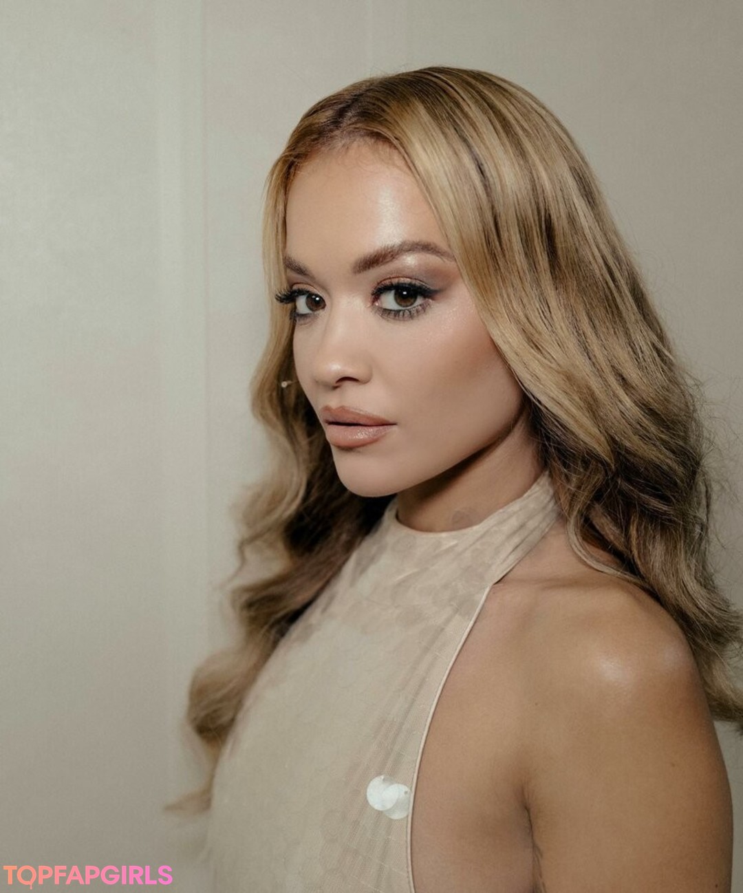 Nahá fotka uniklých OnlyFans od Rita Ora #1228