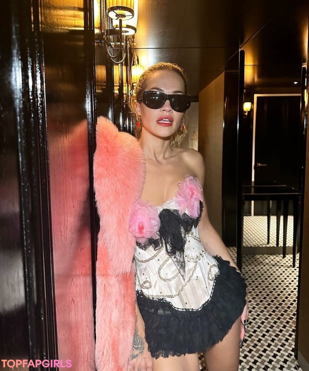 Nahá fotka uniklých OnlyFans od Rita Ora #1554