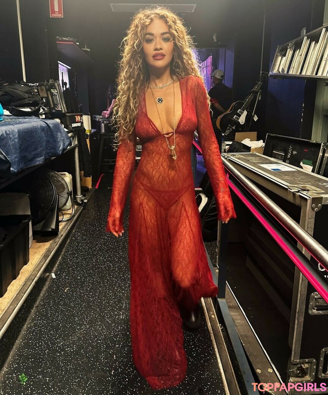 Nahá fotka uniklých OnlyFans od Rita Ora #1694