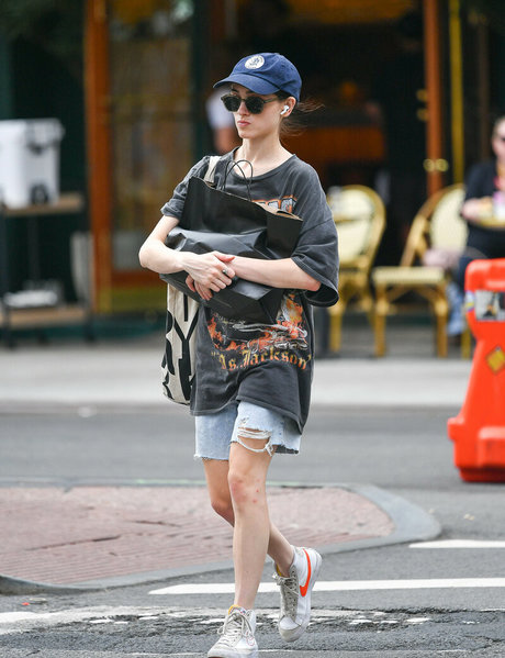 Alaston vuotanut OnlyFans-kuva Natalia Dyer