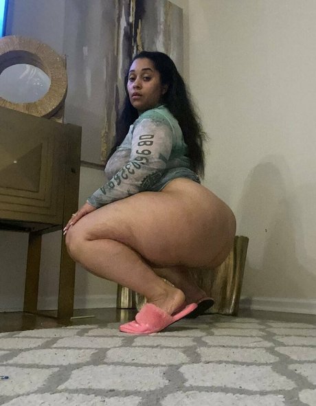 Alaston vuotanut OnlyFans-kuva Pinkyxxx