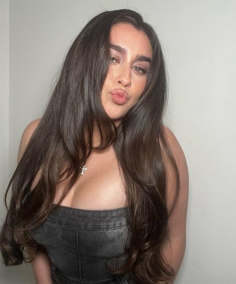 Nahá fotka uniklých OnlyFans od Lauren Jauregui