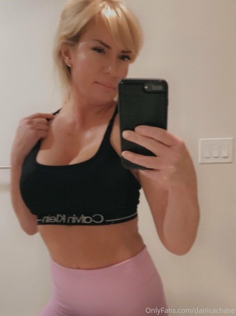 Naken lekkede OnlyFans-bilde av Danicachase