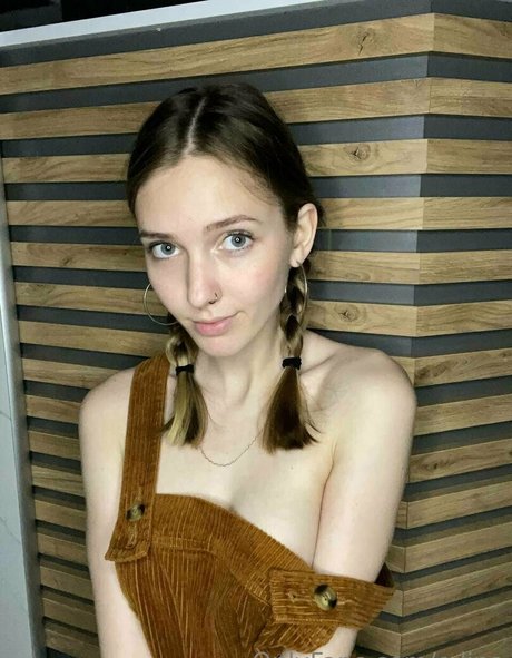 Naken läckt OnlyFans-bild av Elina