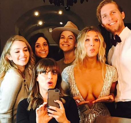 Nahá fotka uniklých OnlyFans od Kaley Cuoco
