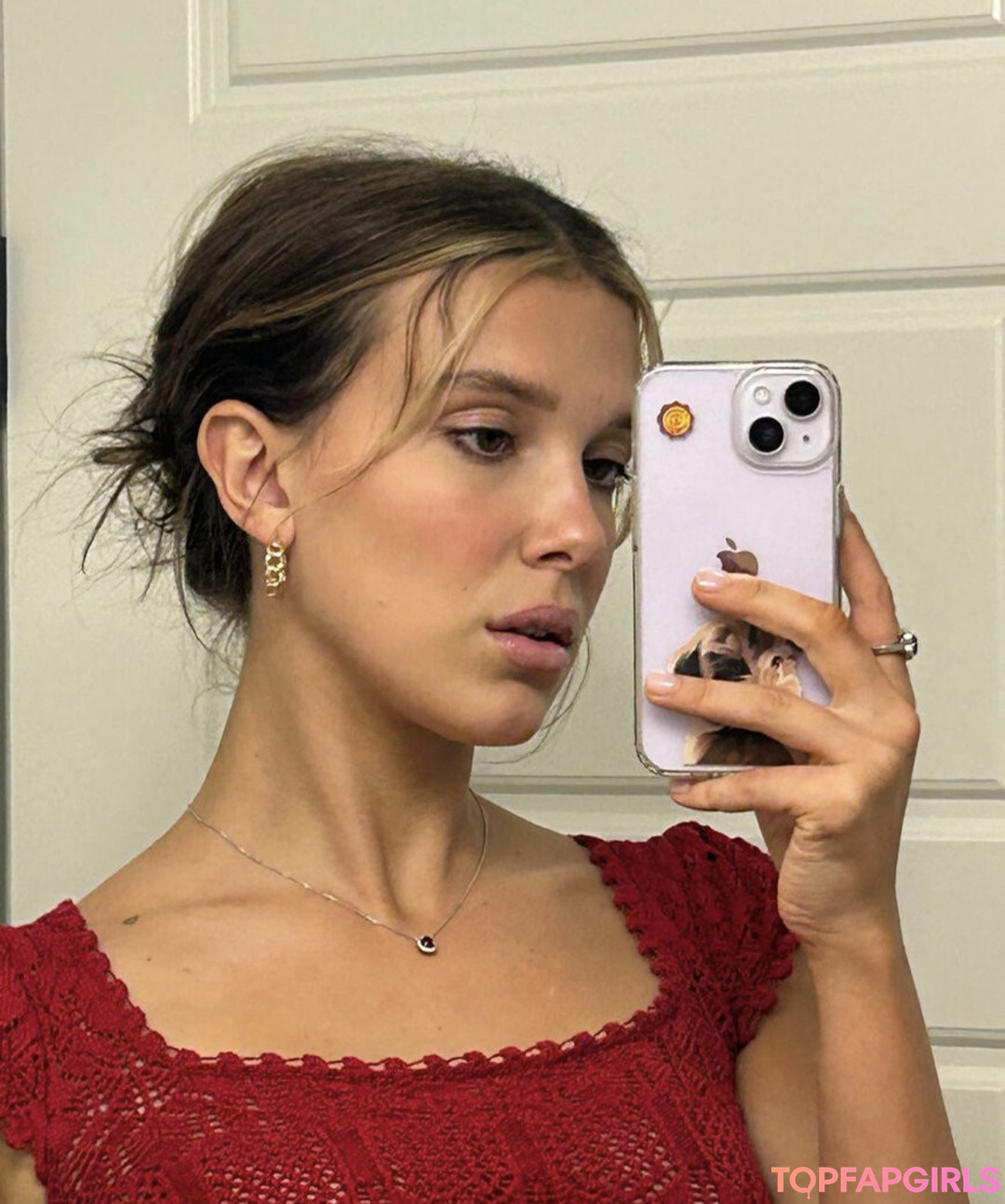 Nahá fotka uniklých OnlyFans od Millie Bobby Brown #1235