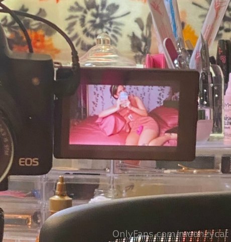Naken lekkede OnlyFans-bilde av Moonzycat