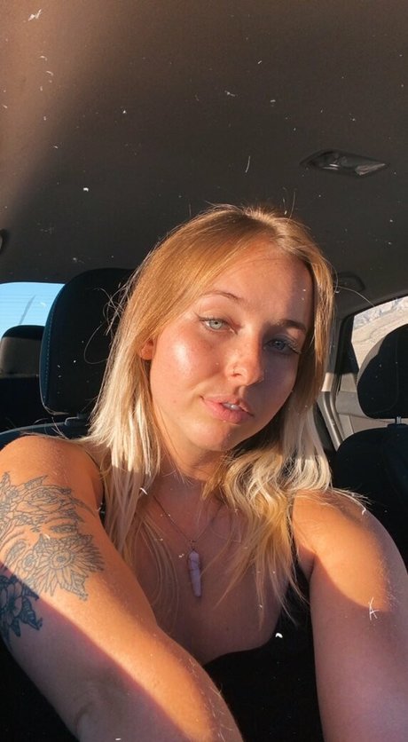 Naken läckt OnlyFans-bild av Lavenderalien
