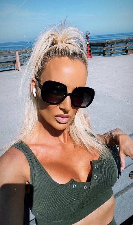 Nahá fotka uniklých OnlyFans od Disco Mammi