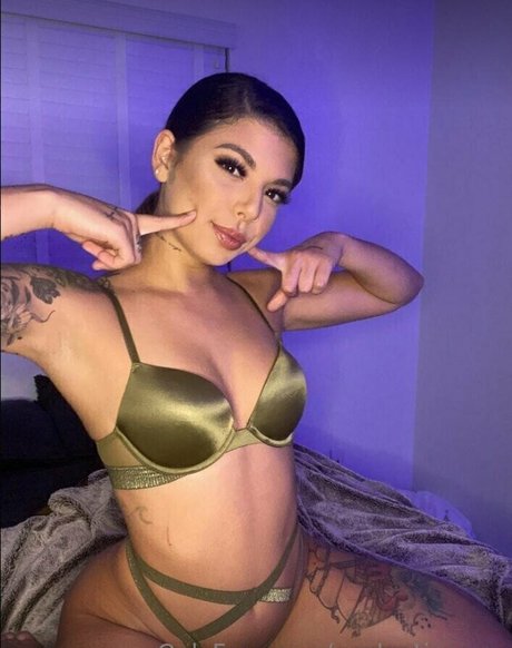Nahá fotka uniklých OnlyFans od Gvalentinaxxx