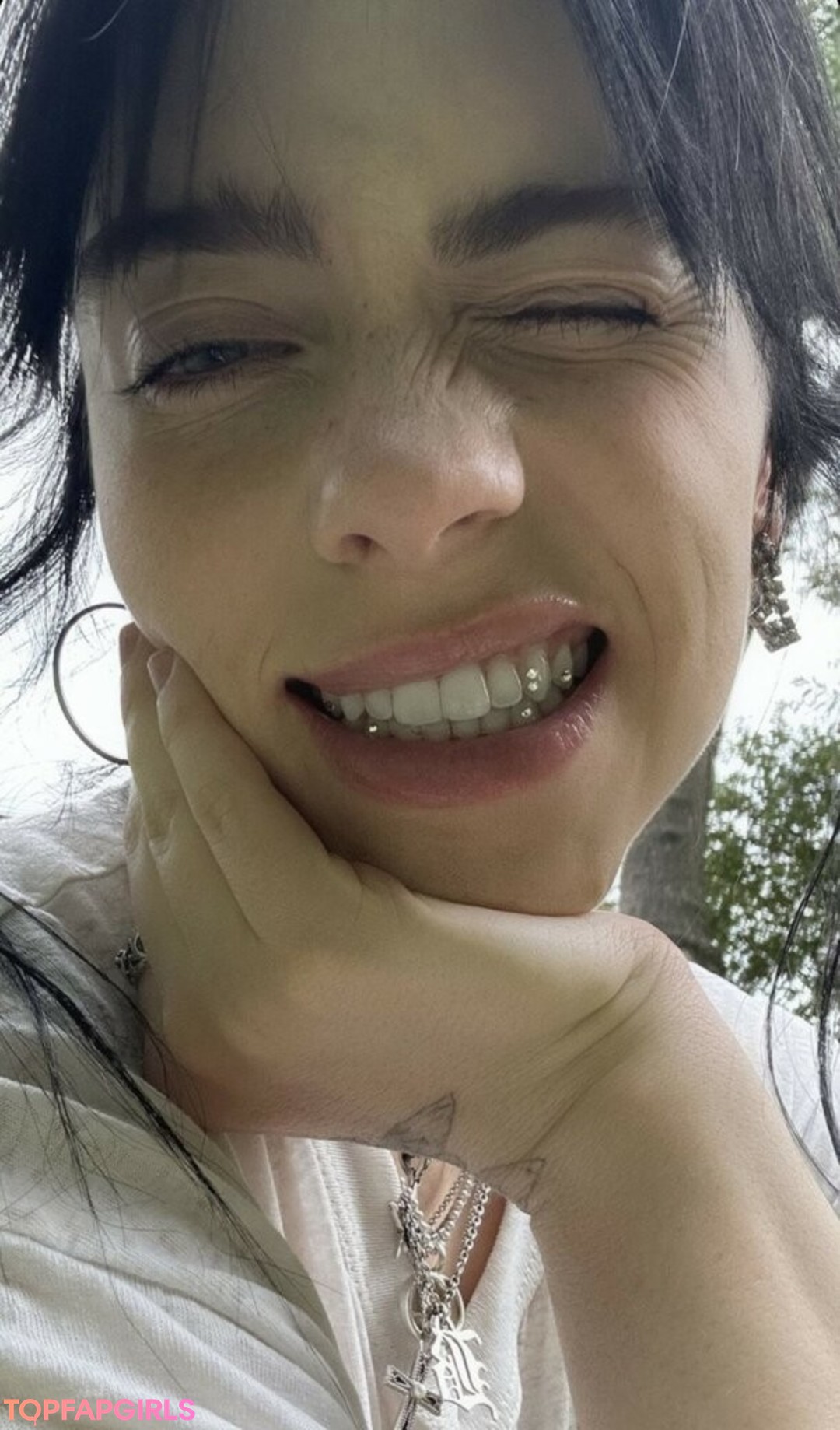 Nahá fotka uniklých OnlyFans od Billie Eilish #1217