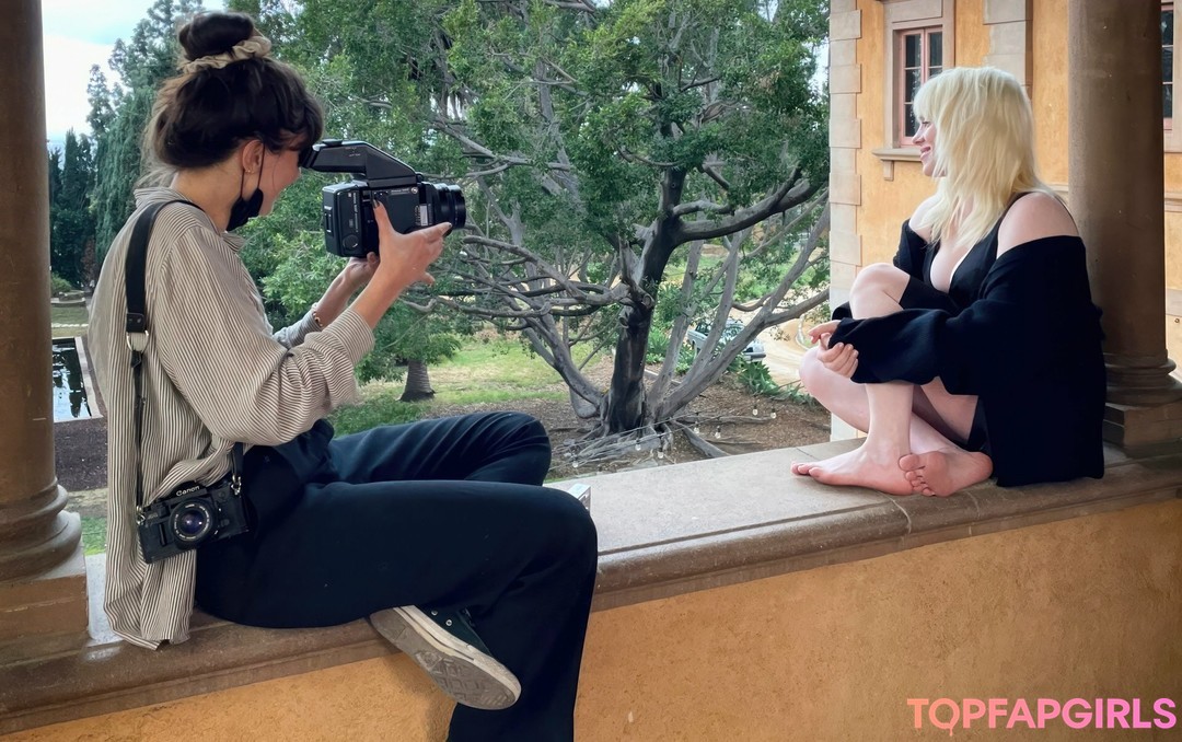 Nahá fotka uniklých OnlyFans od Billie Eilish #1410