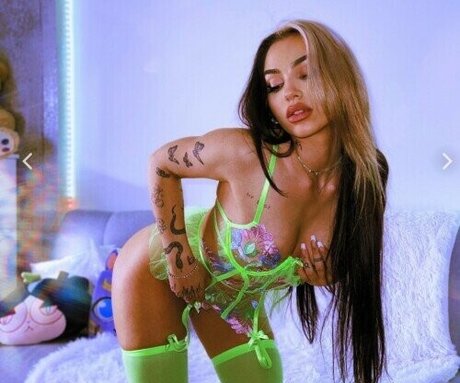 Naken lekkede OnlyFans-bilde av Sophiarizou
