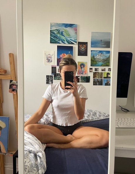 Nahá fotka uniklých OnlyFans od Ailish Morrison