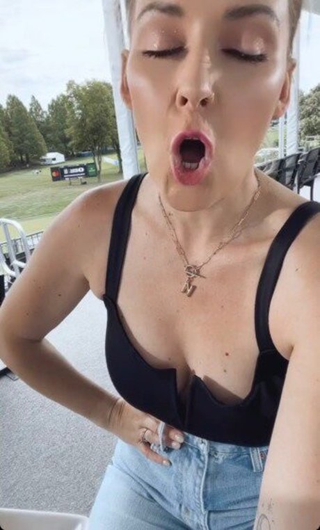 Nøgent lækket OnlyFans-billede af Renee Paquette