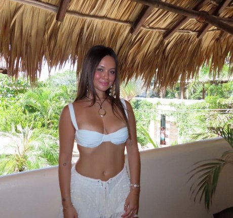Nahá fotka uniklých OnlyFans od Lila Volkerlin