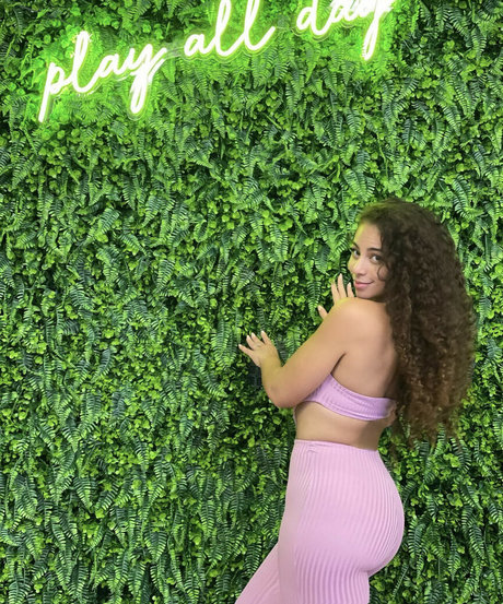 Samantha Irvin OnlyFans