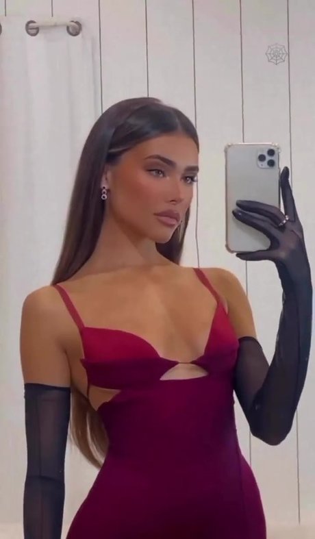 Nahá fotka uniklých OnlyFans od Madison Beer