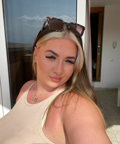 Nøgent lækket OnlyFans-billede af Chelsealeigh