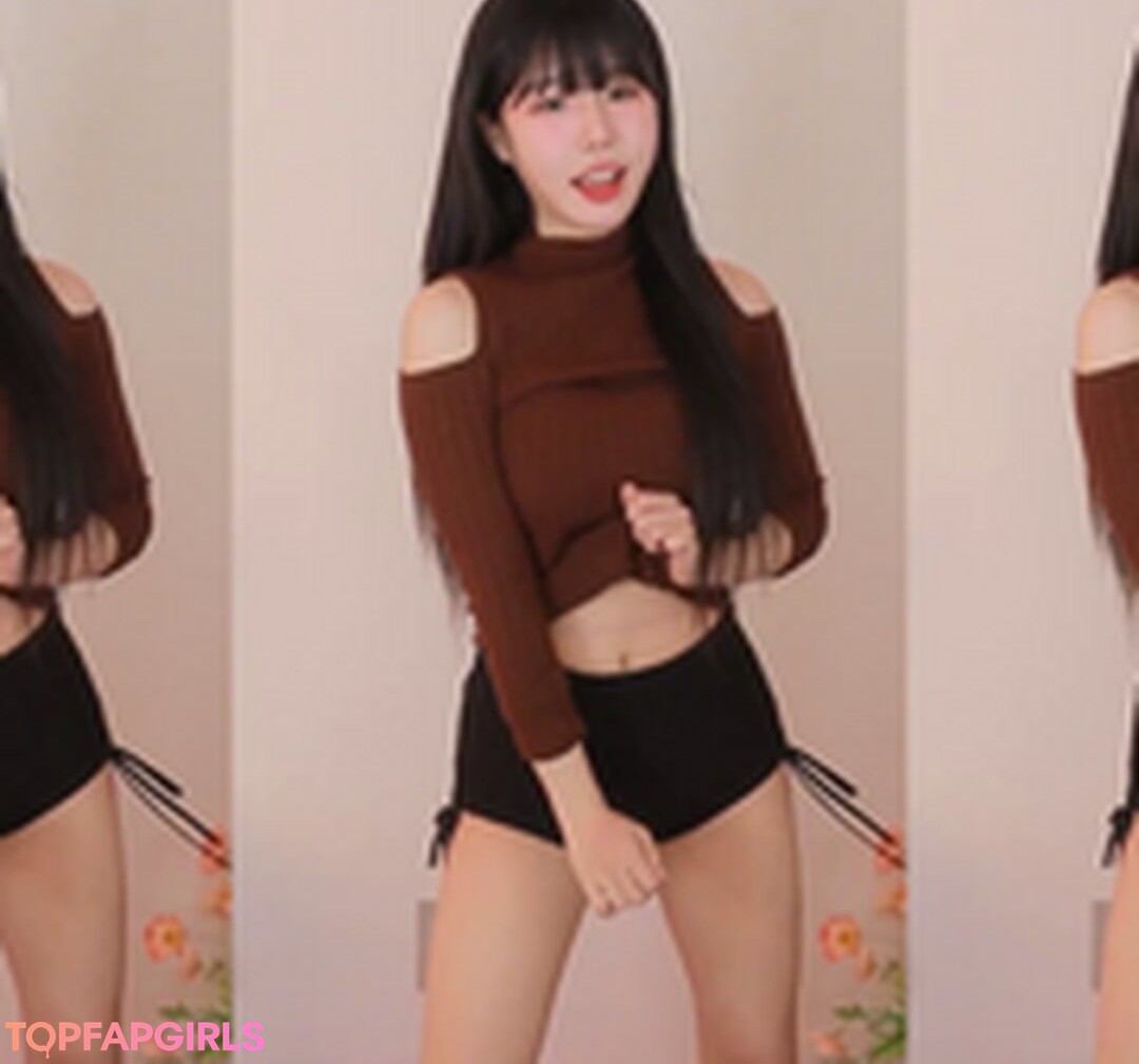 Nahá fotka uniklých OnlyFans od Addielyn #1291