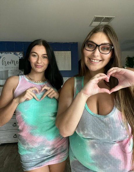 Alaston vuotanut OnlyFans-kuva Meandmommy