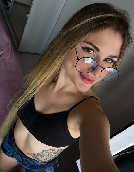 Redmila OnlyFans泄露裸照
