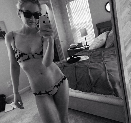 Foto desnuda filtrada de OnlyFans de Emily Kinney