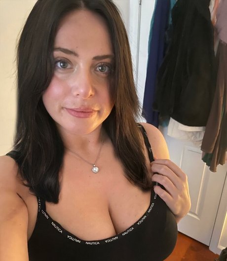 Naken läckt OnlyFans-bild av Keepasmile009